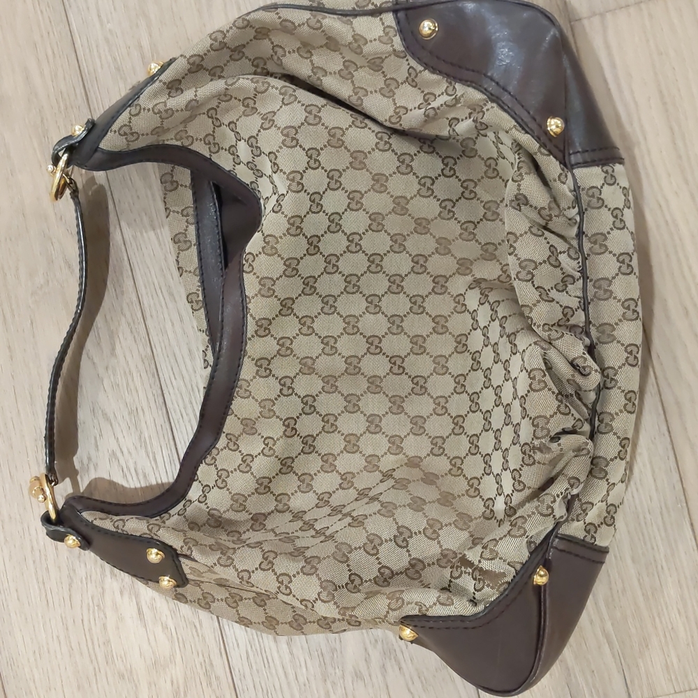 Authentic gucci bag- oversized, gold horse bit detail BEAUTIFUL